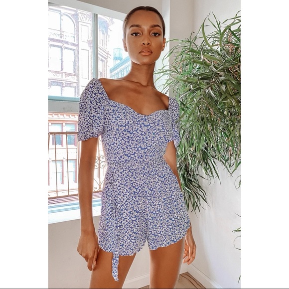 Lulus Pants - NWOT Lulus Sweet Sensation Blue Floral Print Short Sleeve Romper Small